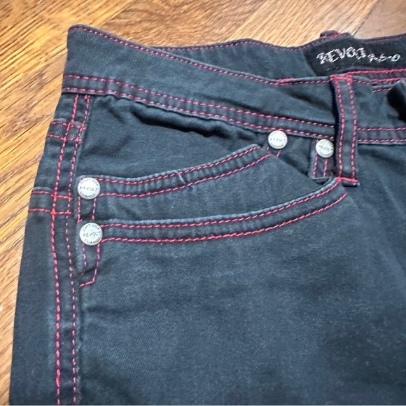 Y2K Revolt Low Rise Black Cropped Moto Jeans Red Stitching Juniors Size 3 Punk - Picture 5 of 16